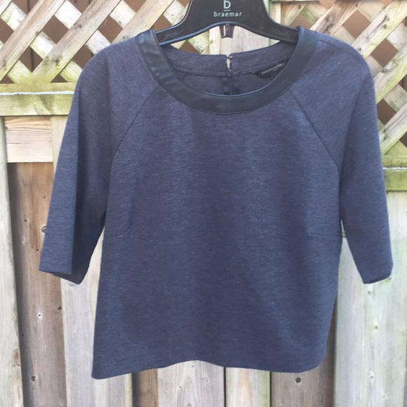 Cute Banana blouse like new - Picture 4 of 6